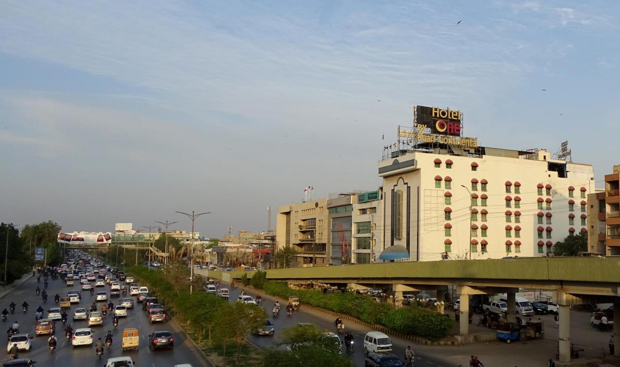 Hotel One การาจี ภายนอก รูปภาพ